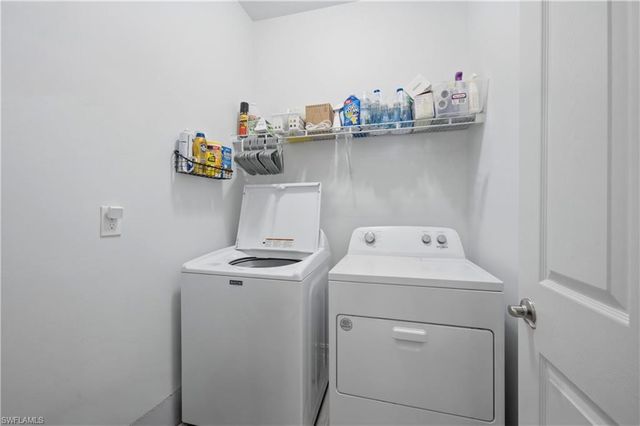 998 Enbrook LOOP, Naples, FL 34114