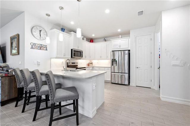 998 Enbrook LOOP, Naples, FL 34114