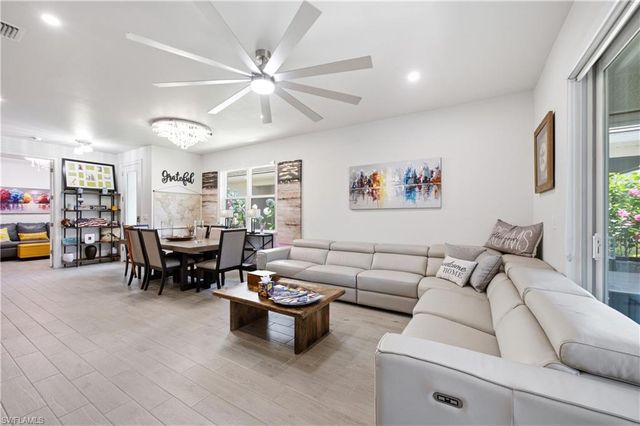 998 Enbrook LOOP, Naples, FL 34114