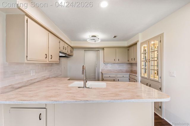 1680 Cliffs Landing 302E, Ypsilanti Charter Township, MI 48198