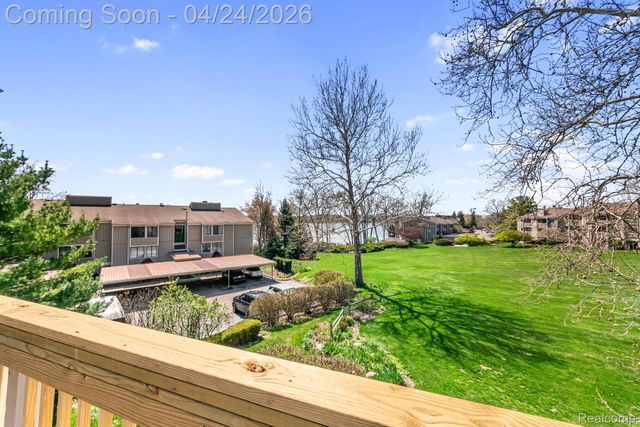 1680 Cliffs Landing 302E, Ypsilanti Charter Township, MI 48198