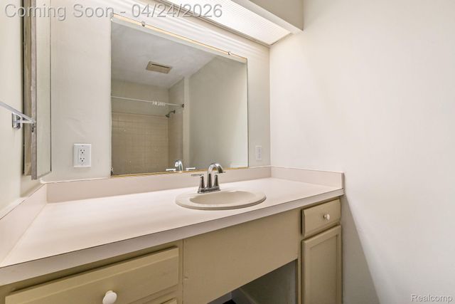 1680 Cliffs Landing 302E, Ypsilanti Charter Township, MI 48198