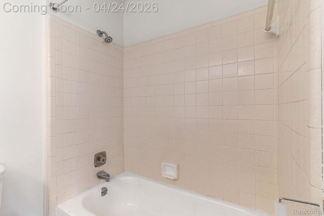 1680 Cliffs Landing 302E, Ypsilanti Charter Township, MI 48198