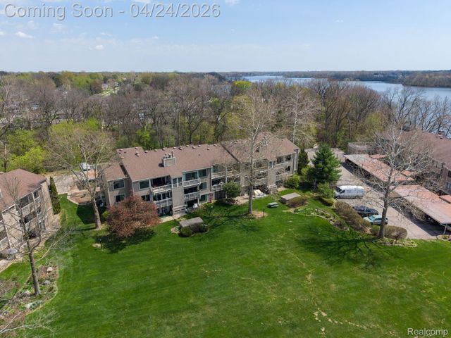 1680 Cliffs Landing 302E, Ypsilanti Charter Township, MI 48198