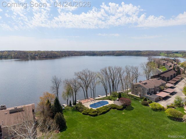 1680 Cliffs Landing 302E, Ypsilanti Charter Township, MI 48198