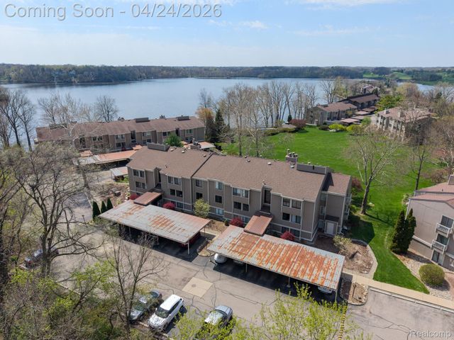 1680 Cliffs Landing 302E, Ypsilanti Charter Township, MI 48198