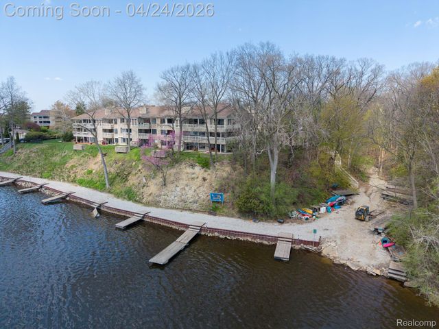 1680 Cliffs Landing 302E, Ypsilanti Charter Township, MI 48198