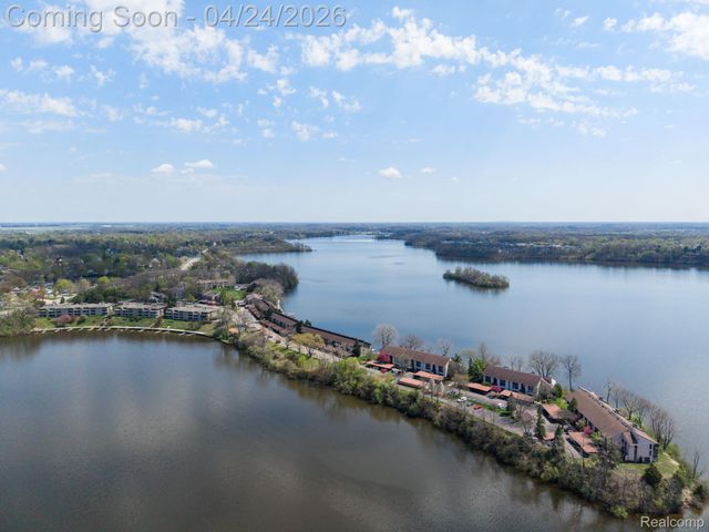 1680 Cliffs Landing 302E, Ypsilanti Charter Township, MI 48198