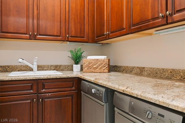 1 Via Mira Monte, Henderson, NV 89011