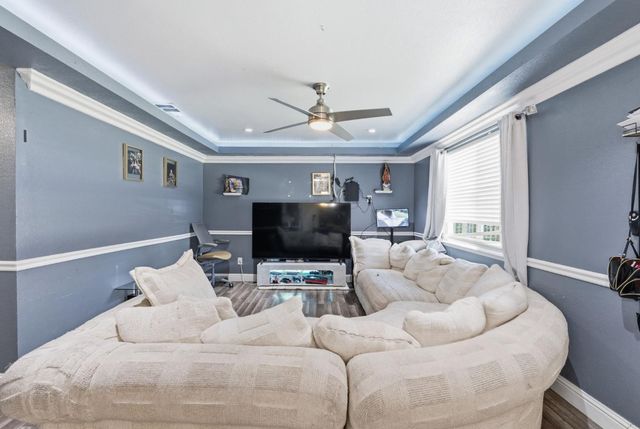 13415 S Vanderburgh Street, Caruthers, CA 93609