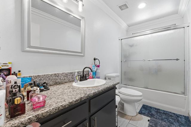 13415 S Vanderburgh Street, Caruthers, CA 93609
