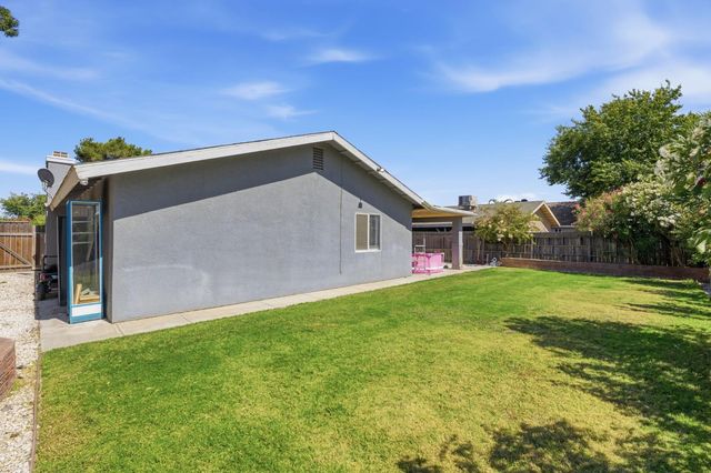13415 S Vanderburgh Street, Caruthers, CA 93609