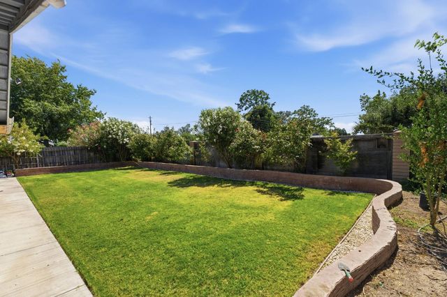 13415 S Vanderburgh Street, Caruthers, CA 93609