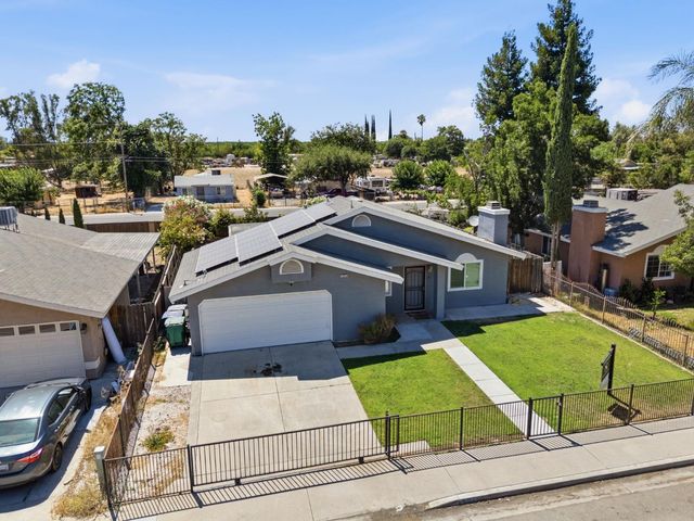 13415 S Vanderburgh Street, Caruthers, CA 93609