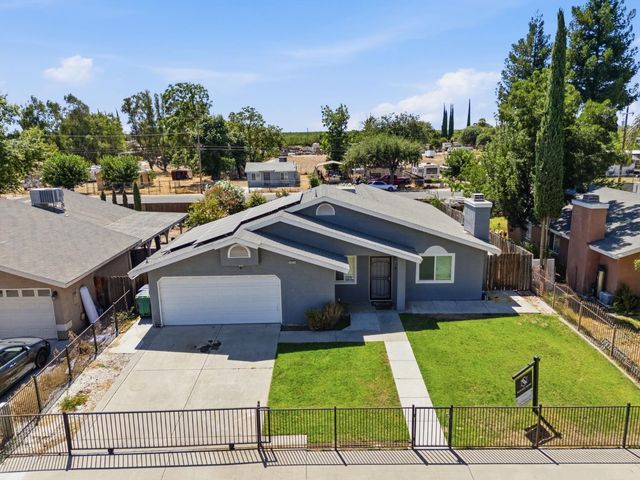 13415 S Vanderburgh Street, Caruthers, CA 93609
