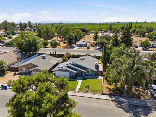 13415 S Vanderburgh Street, Caruthers, CA 93609