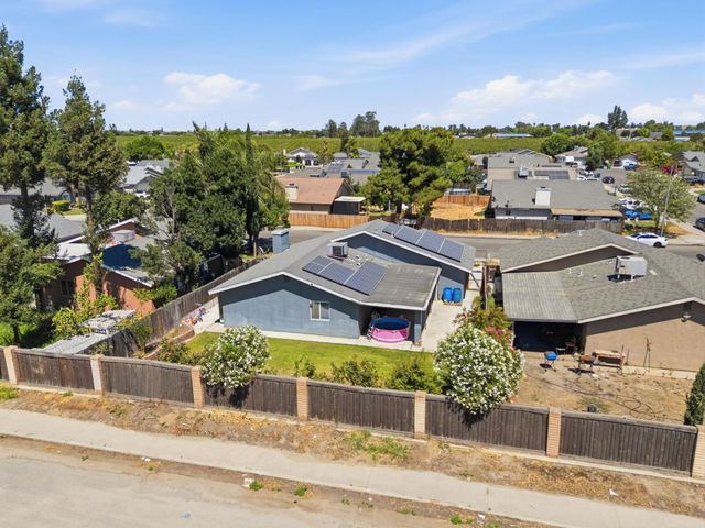 13415 S Vanderburgh Street, Caruthers, CA 93609