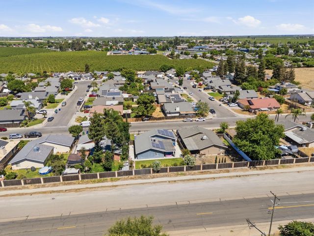 13415 S Vanderburgh Street, Caruthers, CA 93609