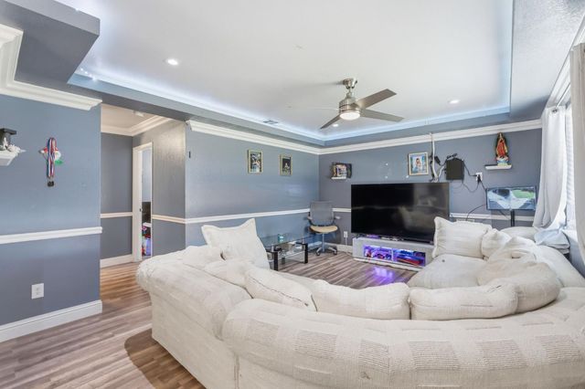 13415 S Vanderburgh Street, Caruthers, CA 93609