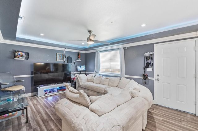 13415 S Vanderburgh Street, Caruthers, CA 93609