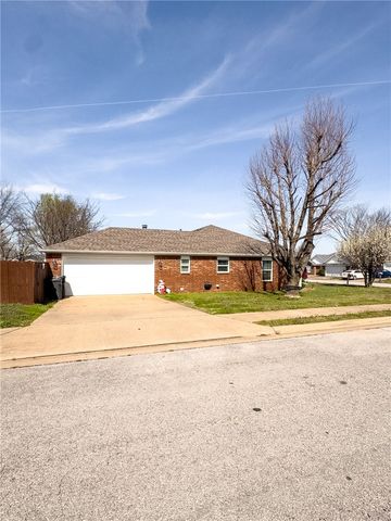1606 S 24th Place, Rogers, AR 72758