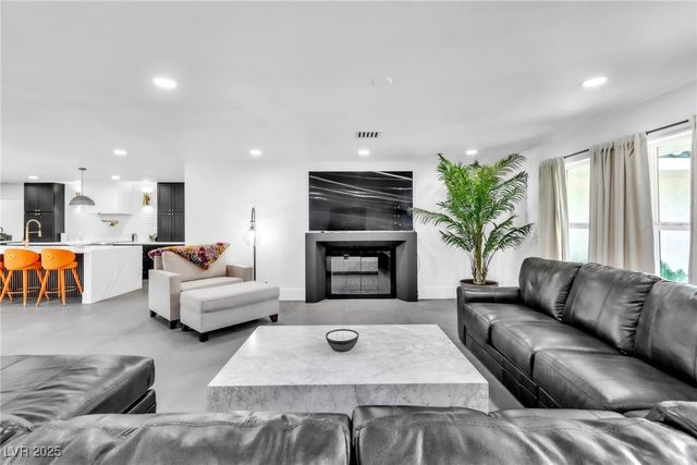 3189 Montecito Drive, Las Vegas, NV 89120