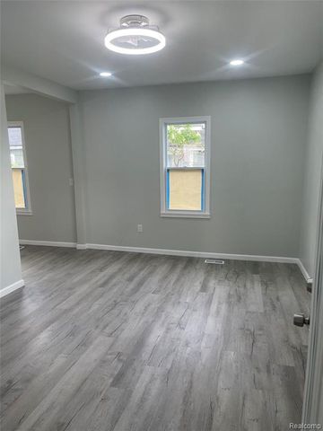 129 Norton Street, Pontiac, MI 48341