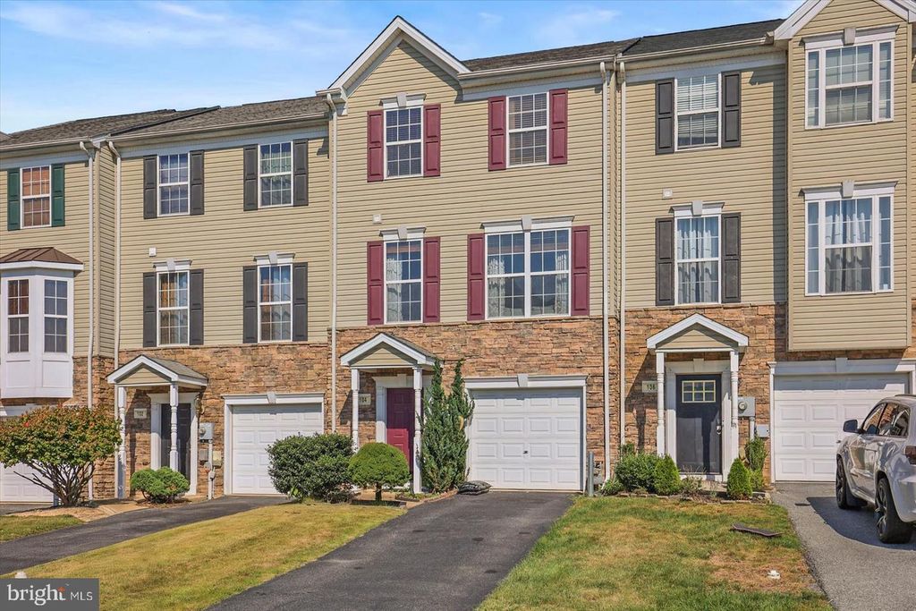 104 BRUAW DR, York, PA 17406