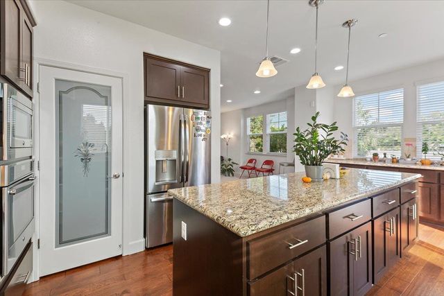 2041 Atlas Loop, Mountain View, CA 94043