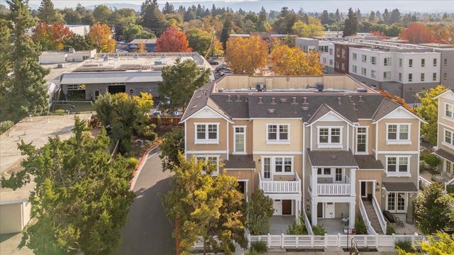 2041 Atlas Loop, Mountain View, CA 94043
