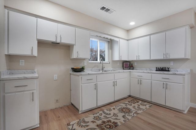 2201 William Street SE, Albuquerque, NM 87102