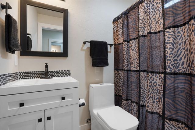 2201 William Street SE, Albuquerque, NM 87102