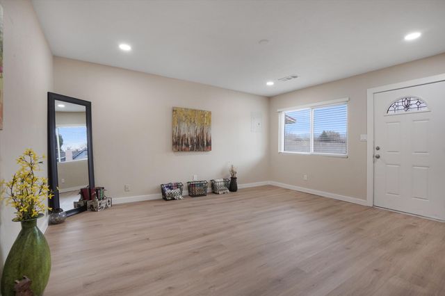 2201 William Street SE, Albuquerque, NM 87102