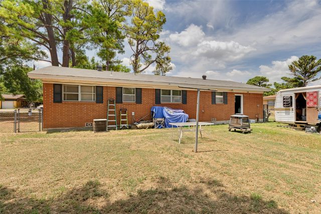 1012 Rosebud Drive, Azle, TX 76020