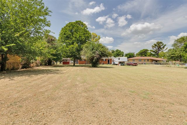 1012 Rosebud Drive, Azle, TX 76020