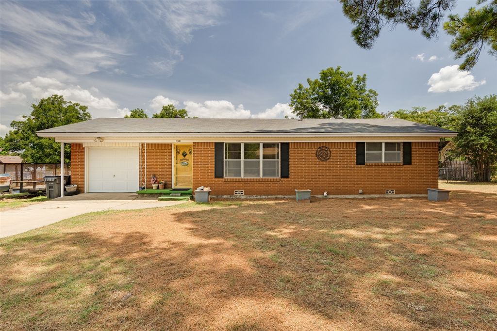 1012 Rosebud Drive, Azle, TX 76020