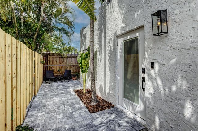 721 Franklin Road, West Palm Beach, FL 33405