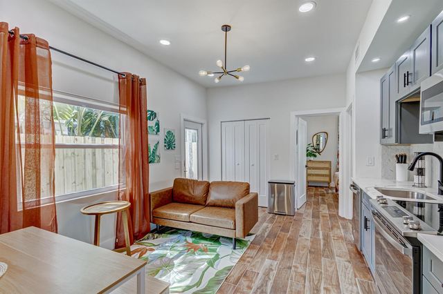 721 Franklin Road, West Palm Beach, FL 33405
