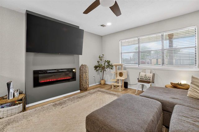 6904 NW Ferris Pl, Lawton, OK 73505