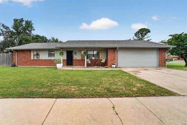 6904 NW Ferris Pl, Lawton, OK 73505