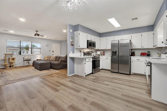 6904 NW Ferris Pl, Lawton, OK 73505