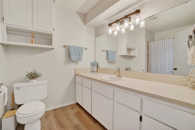 6904 NW Ferris Pl, Lawton, OK 73505