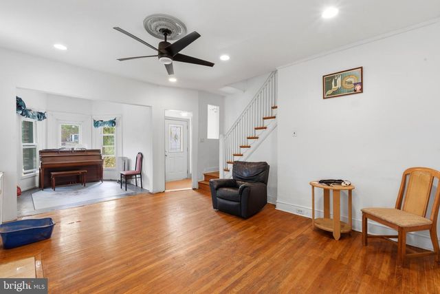 6211 WAYNE AVE, Philadelphia, PA 19144