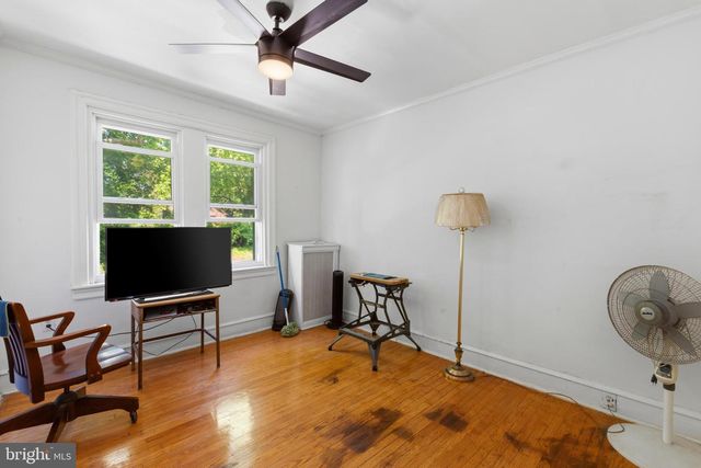 6211 WAYNE AVE, Philadelphia, PA 19144