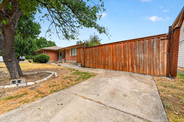 2620 Greenland Drive, Mesquite, TX 75150