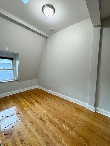 6 Saint James Pl 6, Boston, MA 02119