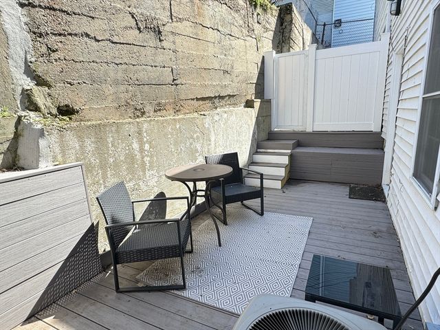 6 Saint James Pl 6, Boston, MA 02119