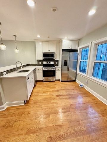 6 Saint James Pl 6, Boston, MA 02119