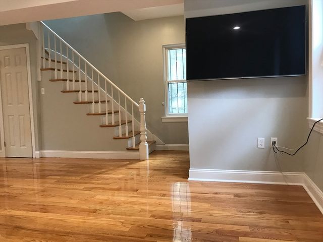 6 Saint James Pl 6, Boston, MA 02119