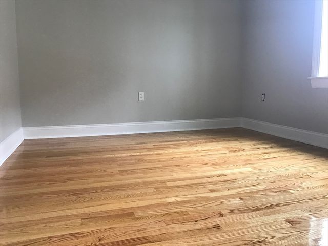 6 Saint James Pl 6, Boston, MA 02119